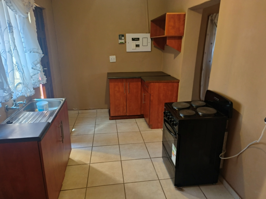 To Let 1 Bedroom Property for Rent in Promosa North West